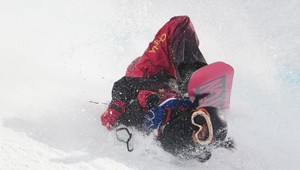 Mrazivý okamih na U-rampe! Po nezvládnutom triku pád na hlavu