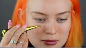 Chcela byť sexi, vyskúšala fejkové pehy: Toto nečakala ani v najhoršom sne