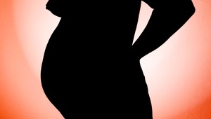 Dana (29) potratila v autobuse. Vodič neprivolal pomoc