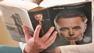 Elon Musk: Pútavý životopis o kontroverznom podnikateľovi