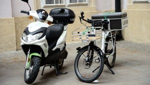 Ak na skútri s predpísanou rýchlosťou jazdíte rýchlejšie, hrozí vám pokuta