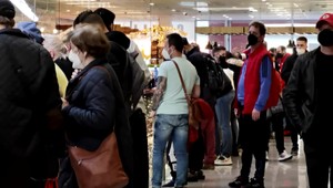 Slováci menia názor. Stále viac ľudí sa rozhodne pre očkovanie