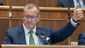 Demokratky vyzvali Kollára na odchod. Predseda NR SR svoj odchod odmieta, vraví, že by to urobil znova