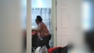 Škrtila ju plienkou a mučila: Opatrovateľka týrala 93-ročnú ženu niekoľko mesiacov