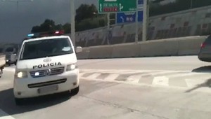 VIDEO: Policajti takmer zrazili reportéra TV JOJ