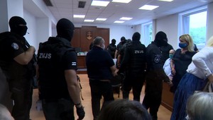 Dora čelí obžalobe zo zločinu objednávky vrážd, súd ho nečakane prepustil