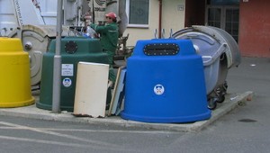 Otrasné! V kontajneri našli vyhodené dieťa