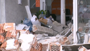 Košicami sa ozýval hlasitý výbuch. Dvaja páchatelia vyhodili do vzduchu bankomat