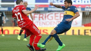 Nechutný faul hviezdy. Tévez zlomil protihráčovi nohu!