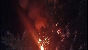 Bytový dom zachvátili plamene. Hlásia minimálne sedem obetí vrátane troch detí