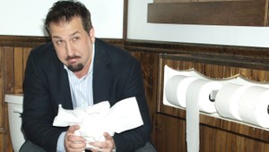 Politik kradol toaletný papier, pristihli ho priamo pri čine