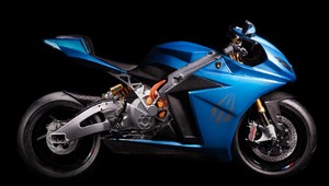 Lightning Strike: Cestná elektromotorka zo Silicon Valley, ktorá ide až 240 km / h