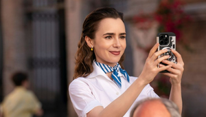 Doplnok Emily z Paríža ozvláštni každý outfit: Takto ho nosiť!