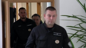 Vlček opäť pred súdom. Prokurátor ho navrhuje súdiť za vraždu manželky, jej telo mal rozpustiť v sude