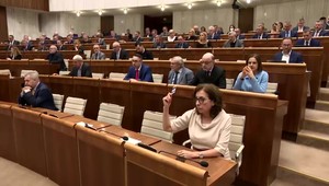 Budú obchody zatvorené v nedeľu? Rozhodnú o tom poslanci