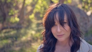 Shannen Doherty nestojí pevne nohami na zemi. Hľadám vnútornú silu, odkazuje svetu
