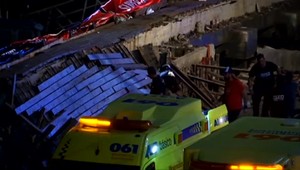 VIDEO: Na festivale sa do mora zrútilo mólo, viac ako 300 ľudí utrpelo zranenia