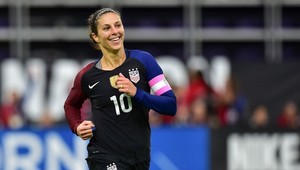 Môže mať takýto ekrazit v nohe jemné žieňa?! To bola šupa!