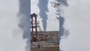 Ukrajina zasiahla jednu z najväčších ruských rafinérií. Guvernér označil útok za teroristický čin