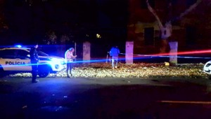 Krvavý incident. Muž bodol do krku priateľa svojej bývalej ženy