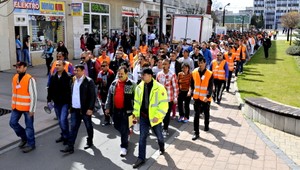 Protest v Michalovciach. Rómovia chcú odstúpenie policajných šéfov aj ministra
