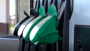 Tankujeme drahšie ako naši susedia? Spravili sme veľké porovnanie cien