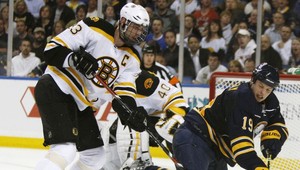 Chára rozpútal šarvátku, v Buffale ho nenávidia viac než daňový výmer