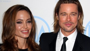 Konečne! Brad Pitt a Angelina Jolie sa zasnúbili