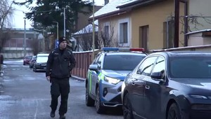 Vlámanie do domu nebohého rómskeho kráľa. Syn tvrdí, že sú pripravení na všetko