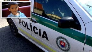 Policajti sa ponáhľali k bitke, zrazili chlapca (7)