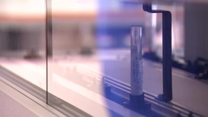 Odborníci upozorňujú: Chráňte sa, aj keď máte proti koronavírusu protilátky