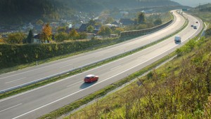 Európske cesty. Premávka na diaľniciach je pokojná