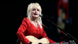 Zomrela spevácka diva Dolly PARTON