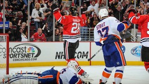 NHL highlighty: Handzuš (36) rozhodol o víťazstve Chicaga