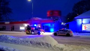 Pod zákazníkom herne sa preborila strecha. Ostal v bezvedomí