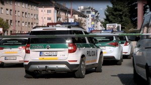 FOTO: V bratislavskom nákupnom centre anonym nahlásil bombu