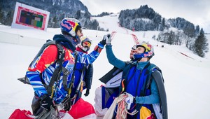 Nadšenci či samovrahovia? Takto Kitzbühel ešte nezišiel nik