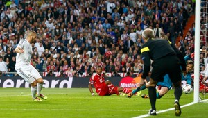 Real pokoril obhajcu trofeje Bayern v semifinále Ligy majstrov gólom Benzemu