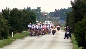 Nadšenci cyklistiky sa stretli v Bratislave. Na dvojkolesových tátošoch prešli kus Slovenska