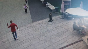 Nedávno sa vrátil z väzenia, no zrejme sa tam vráti. Muž ohrozoval zákazníkov s nožom v ruke