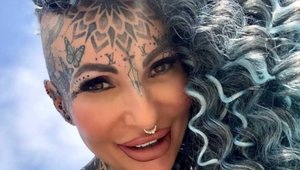 Potetované má aj pysky ohanbia: Hviezdu OnlyFans zdobia tetovania všade!