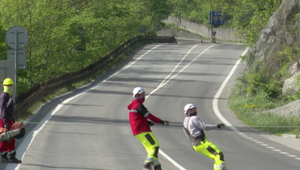 Na známej frekventovanej ceste menili elektrické vedenie po 50 rokoch. Vodičov budú čakať obmedzenia