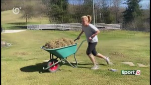 Keď treba, trénuje aj s fúrikom