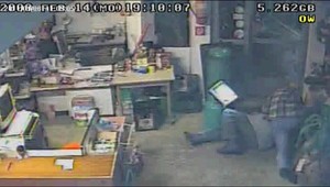 VIDEO: Starčeka surovo dobili...