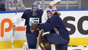 Európania nechcú byť do počtu. V šatni výlučne angličtina