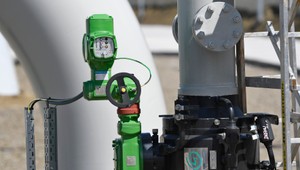 Cesta I/61 bola obojsmerne uzavretá pre únik plynu. Polícia začala trestné stíhanie