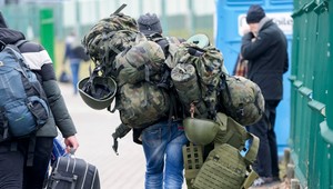 TV JOJ na maďarských hraniciach: Ukrajinci si pochvaľujú dobrú organizáciu