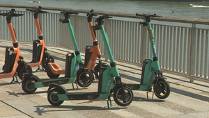 Koaličný poslanec chce uzákoniť rýchlosť chôdze: Navrhuje limit 6 km/h