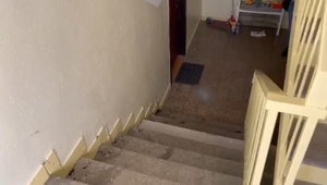 Mrazivé detaily z miesta streľby: V paneláku zostali stopy po guľkách i zápase