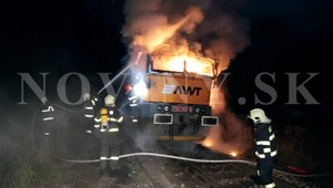 Pri Banskej Bystrici horel rušeň